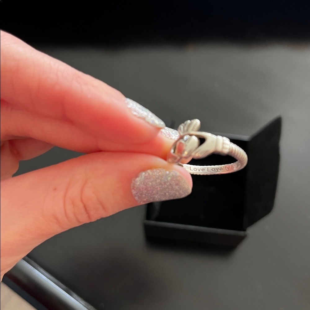 Authentic Irish Claddagh Ring - Picture 4 of 8